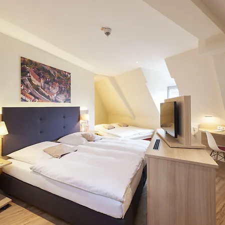 Victoria 4*