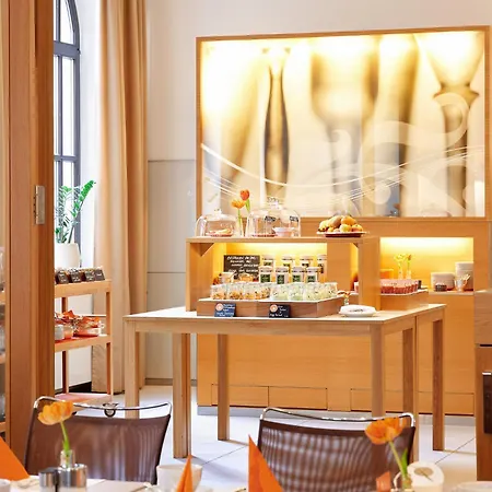 Victoria Hotel 4*