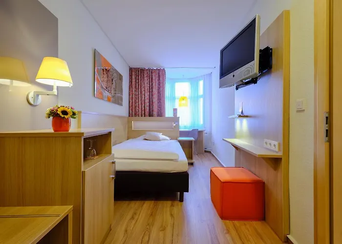 Victoria Hotel 4*