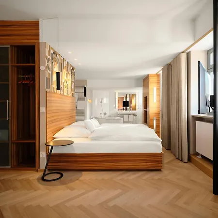 Victoria 4* Nürnberg
