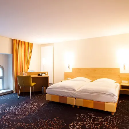 Victoria Hotel 4*